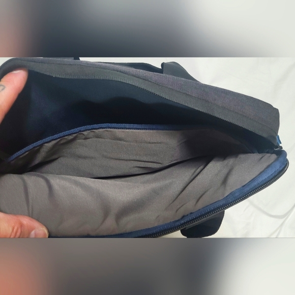 Targus Tablet/laptop Bag - Picture 3 of 11